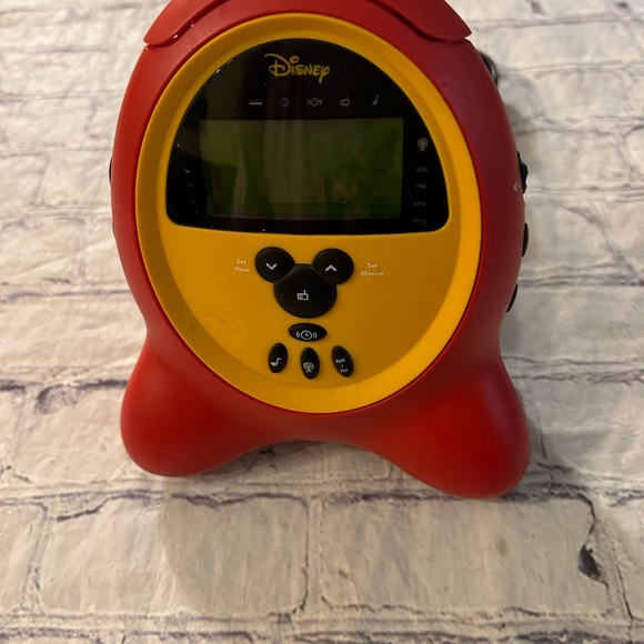 DISNEY MICKEY MOUSE ALARM RADIO DIGITAL RED/YELLOW/BLACK CLOCK - Picture 2 of 8